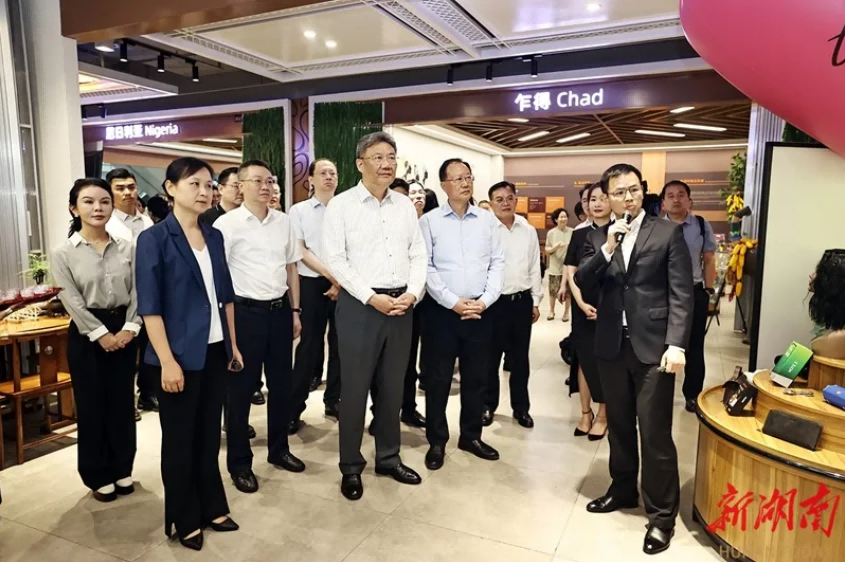 湖南農業(yè)集團黨委書記、董事長龔小波匯報 打造對非農業(yè)合作產貿一體化新模式